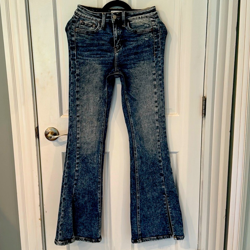 Flying Monkey Wide Leg Jeans. Stone wash size 26.